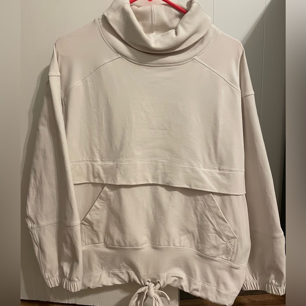 Lulu Lemon LA Packable Pullover-to-Pillow